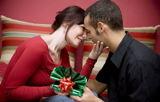 Что можно подарить мужу на День влюбленных?