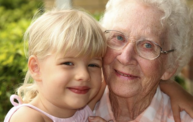 Что можно подарить бабушке на 90 лет?
